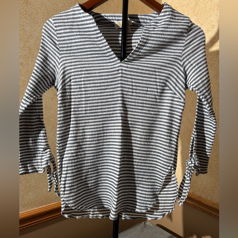 Michael Kors Striped V-Neck Blouse Size:M